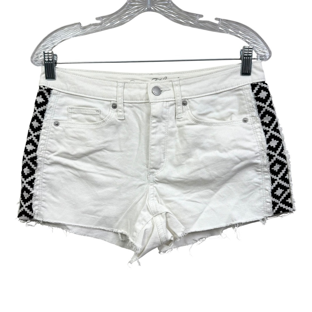 Universal Thread Womens Denim Shorts High Rise Aztec Fringe Trim White Sz 6/28R*